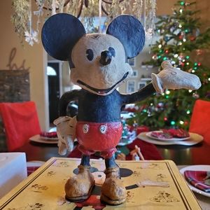 Walt Disney Mickey Mouse Figurine Poliwoggs. The Vintage years 1928-1948.